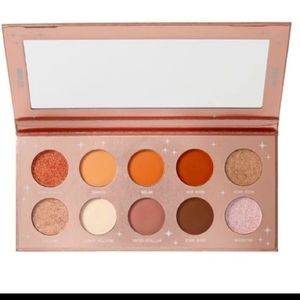 Addison Rae Item Beauty In My Element: Eyeshadow Palette 10 Shades